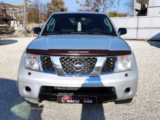 Nissan Pathfinder foto 2