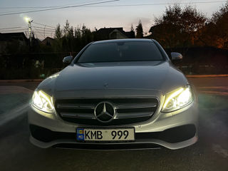 Mercedes E-Class foto 2