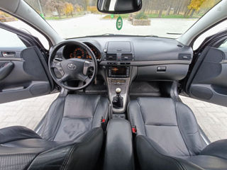 Toyota Avensis foto 9