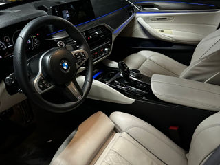 BMW 5 Series foto 3