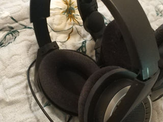 sennheiser hd 439 - 1100 lei . sennheiser hd 215 - 650 lei