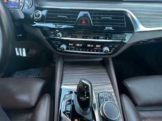 BMW 5 Series foto 12