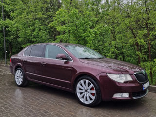 Skoda Superb foto 1