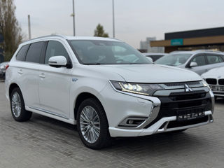 Mitsubishi Outlander foto 2