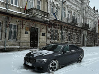 BMW 7 Series foto 3