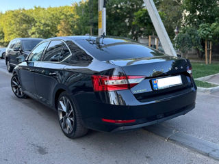 Skoda Superb foto 3