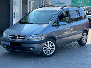 Opel Zafira foto 1