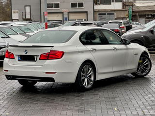 BMW 5 Series foto 5