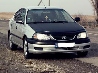 Toyota Avensis foto 1