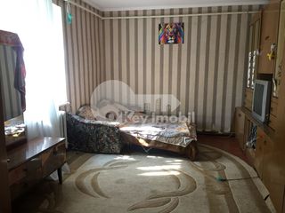 Apartament la sol, 30 mp, încălzire autonomă, str. Costiujeni, 10900 € foto 1