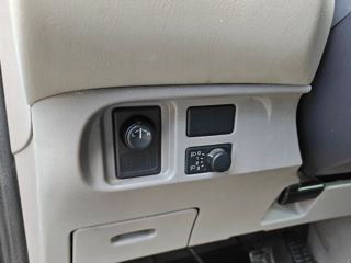 Nissan Almera Tino foto 14