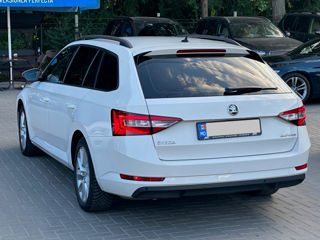 Skoda Superb foto 5