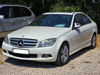 Mercedes C-Class foto 3