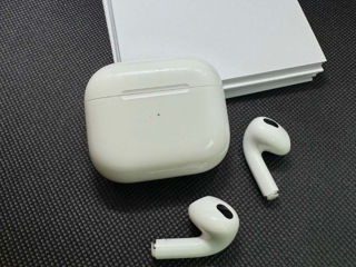 Căşti Apple AirPods 3- 1690 lei