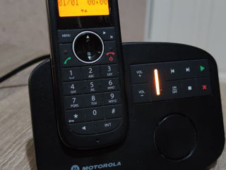 Беспроводной стационарный телефон - Motorola радиотелефон DECT с автоответчиком