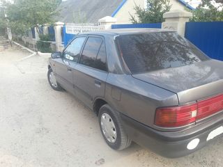 Mazda 323 foto 2