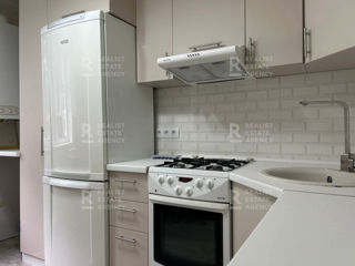 Apartament cu 2 camere, 52 m², Molodova, Bălți foto 2