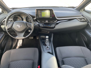 Toyota C-HR foto 9