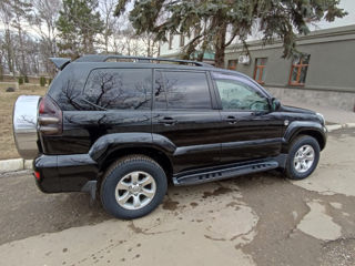 Toyota Land Cruiser Prado foto 2