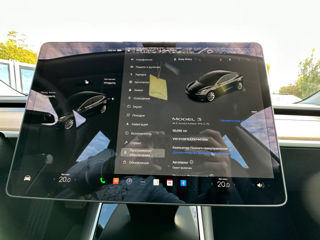 Tesla Model 3 foto 13