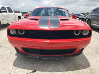 Dodge Challenger foto 2