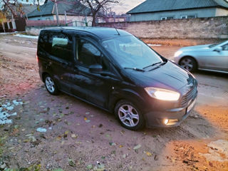 Ford Tourneo Courier foto 9