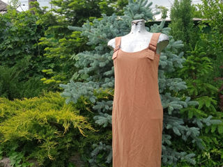Песочного цвета платье foto 2