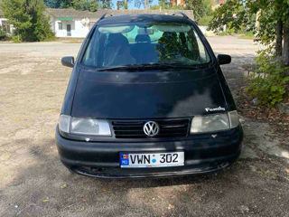 Volkswagen Sharan foto 1