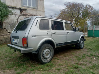 ВАЗ 2121 Niva foto 7