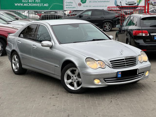 Mercedes C-Class foto 4