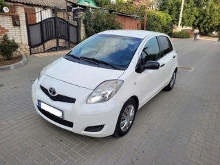 Toyota Yaris foto 1