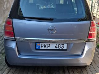 Opel Zafira foto 2