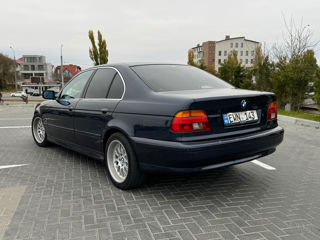 BMW 5 Series foto 4