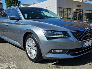 Skoda Superb foto 2