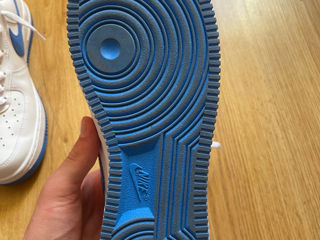 Nike Air Force 1 White and Blue foto 4