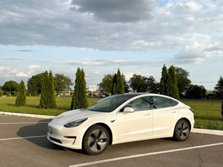 Tesla Model 3 foto 4