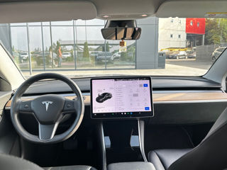 Tesla Model 3 foto 6