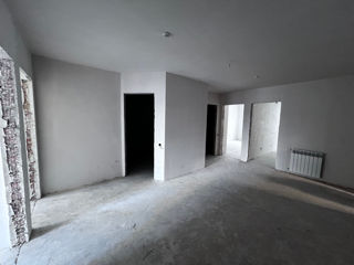 Apartament cu 3 camere, 95 m², Buiucani, Chișinău foto 2