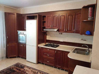 Apartament cu 1 cameră, 57 m², Buiucani, Chișinău foto 2