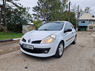 Renault Clio foto 1