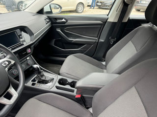 Volkswagen Jetta foto 8