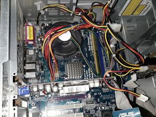 Intel Pentium D 2.8Ghz Dual Core, Ram 1.5Gb DDR2, HDD 40 Gb, Radeon 9600 128Mb, Windows 7 - 400Lei foto 2