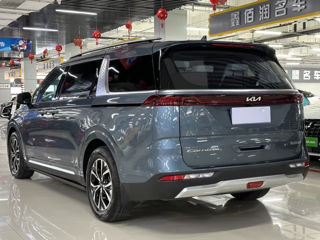 KIA Carnival foto 4