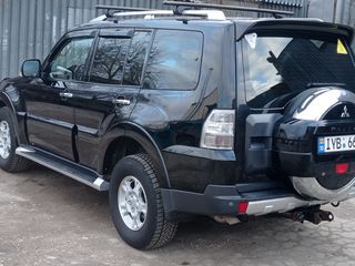 Mitsubishi Pajero foto 3