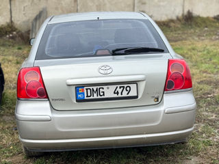 Toyota Avensis foto 5