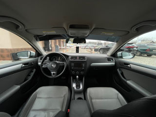 Volkswagen Jetta foto 8