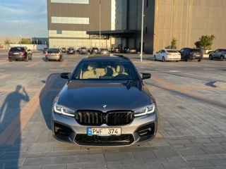 BMW 5 Series foto 1