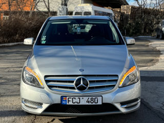 Mercedes B-Class foto 2