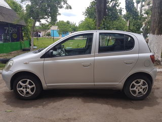 Toyota Yaris foto 2