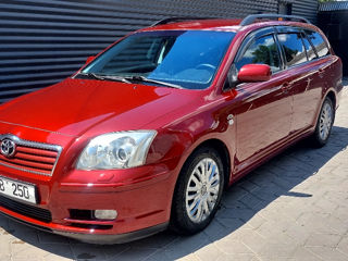 Toyota Avensis foto 2